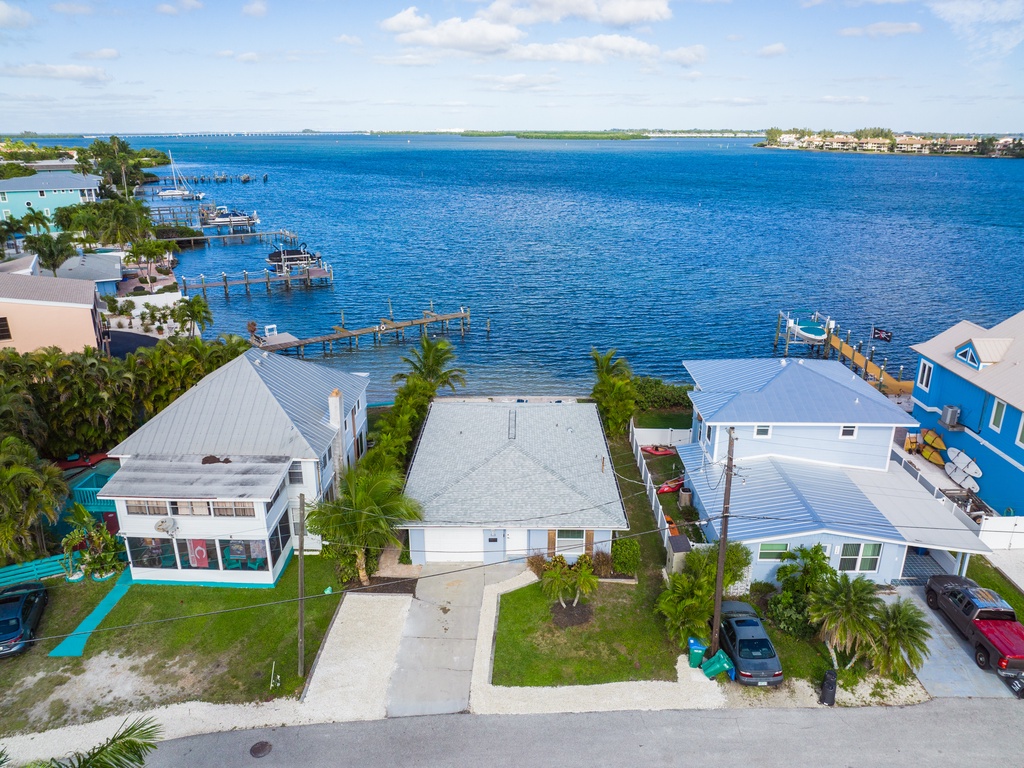 Bay 2 Beach Too by AMI Locals