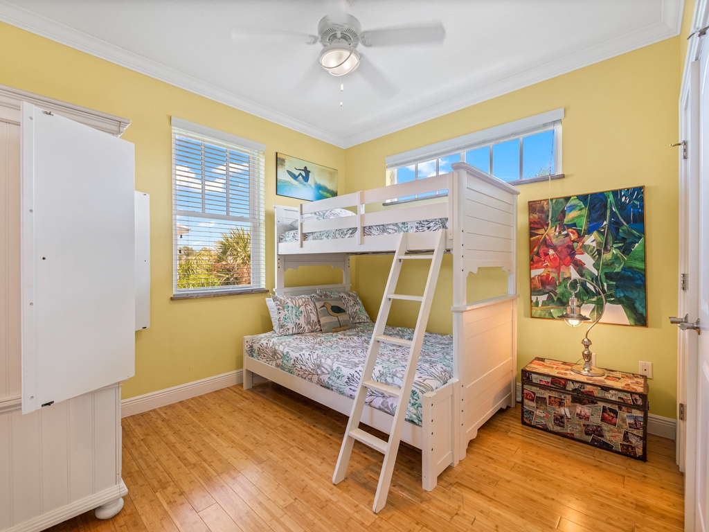 Fifth Bedroom - Twin/Full Bunk