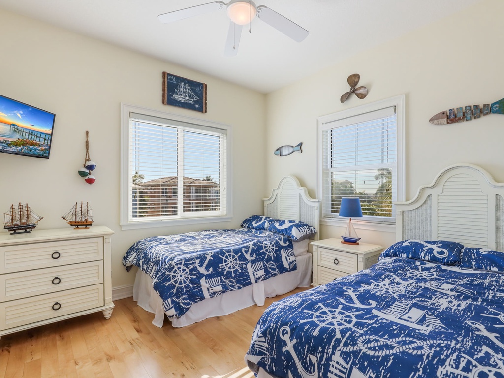 Third Bedroom, Two Twin beds