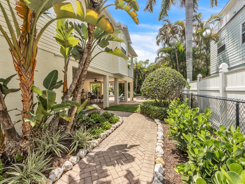 Dolphin House Private Pathway