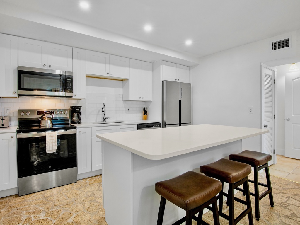 Fully equipped modern kitchen