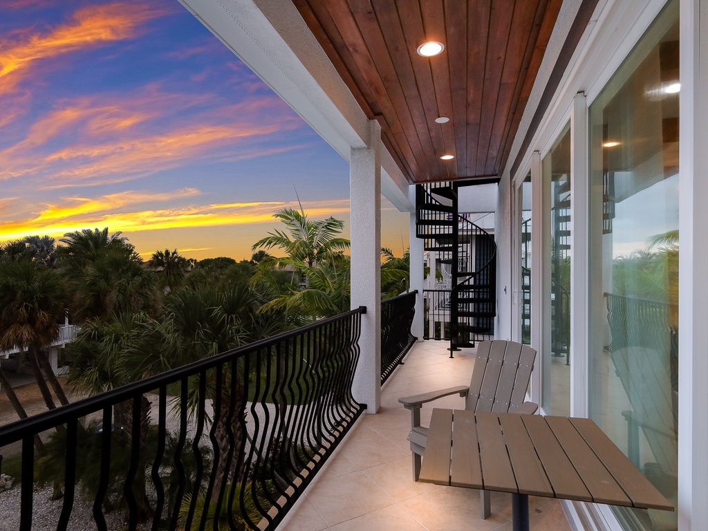 Balcony, Roof Access