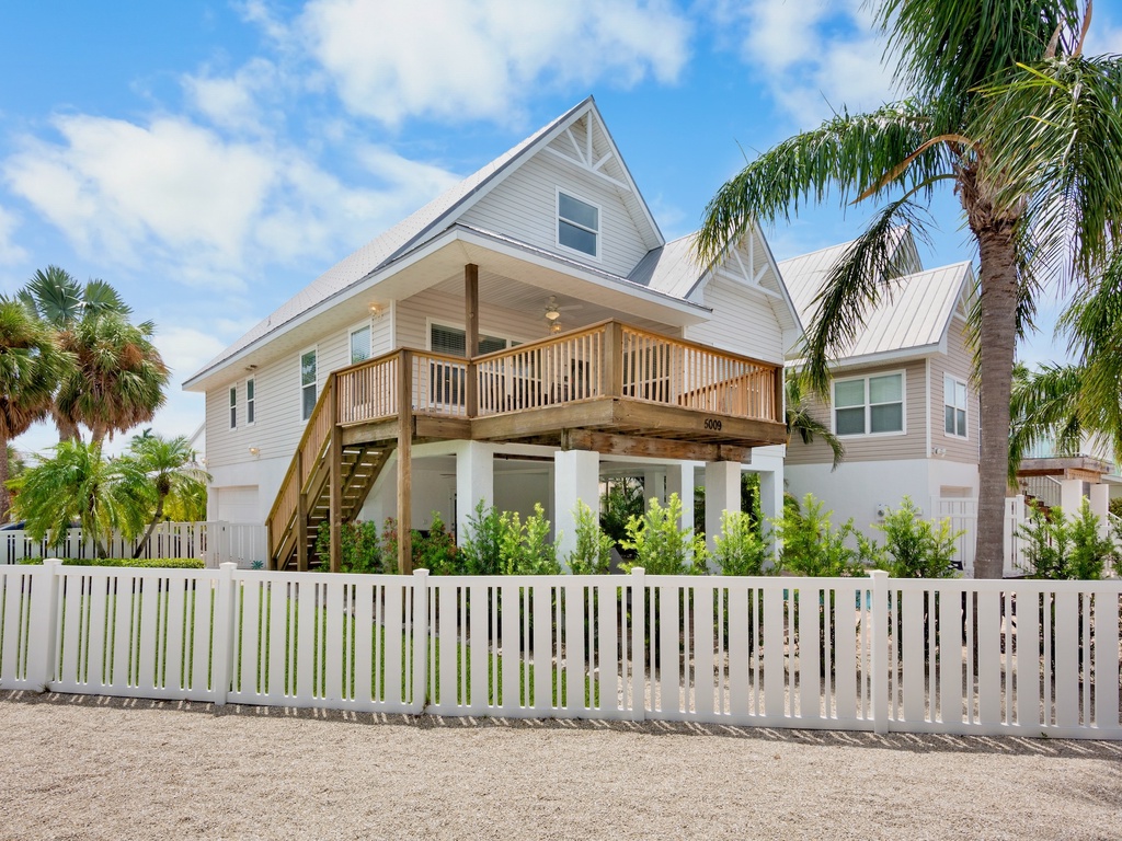 Seabreeze Cottage by Anna Maria Vacations