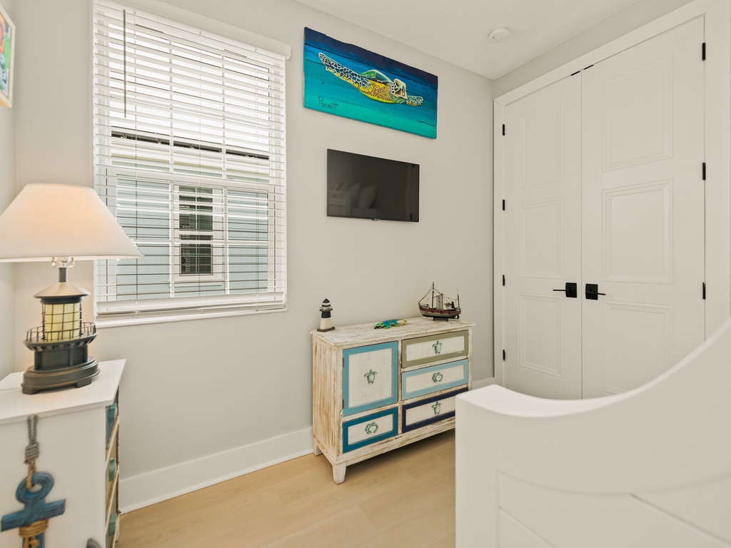 Third Bedroom - Twin/Full Bunk