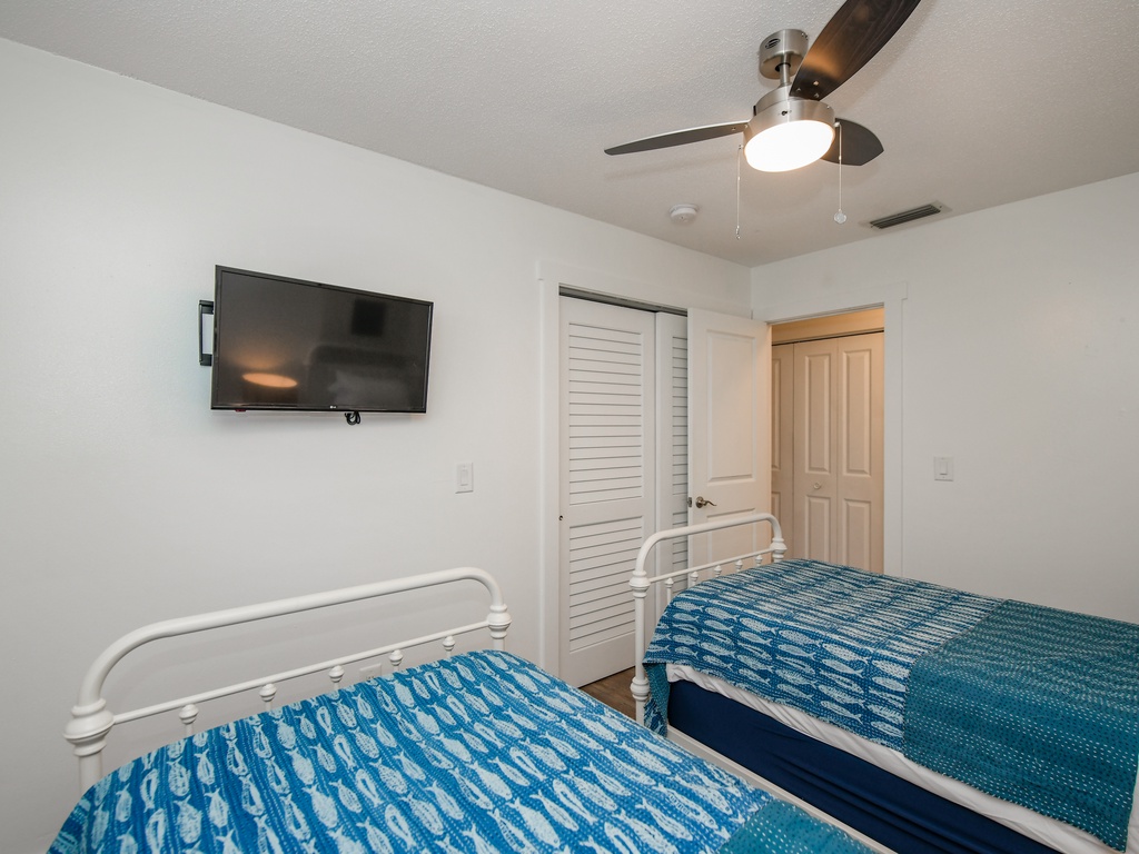 Second Bedroom - Two Twin Beds