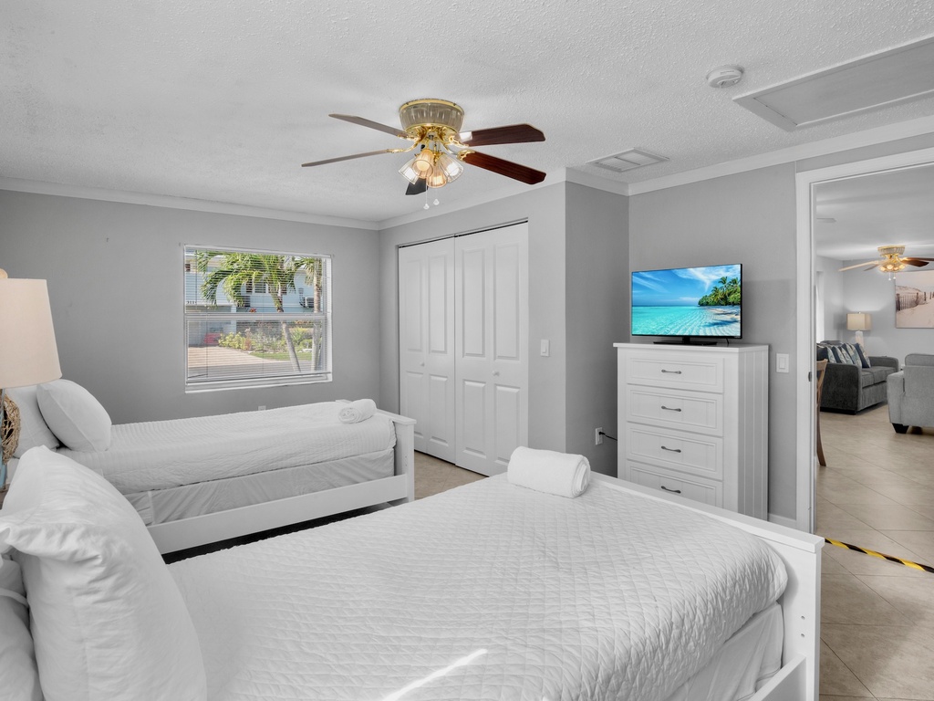 Third Bedroom - Two Twins