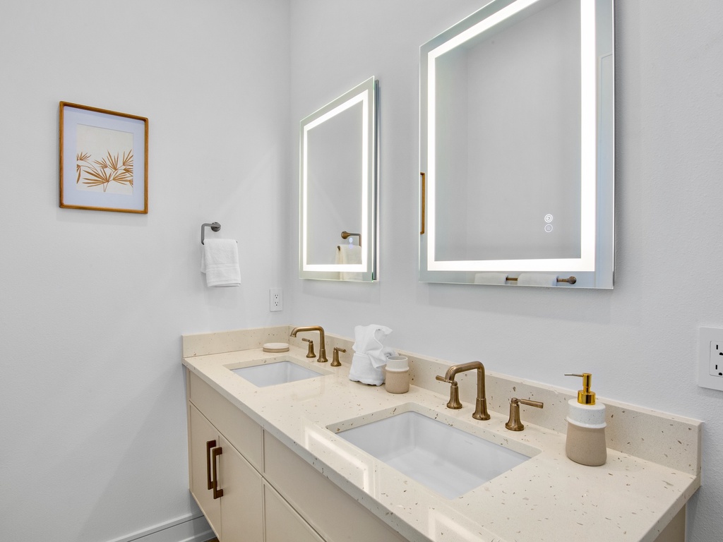 Second Bedroom, Ensuite Bathroom