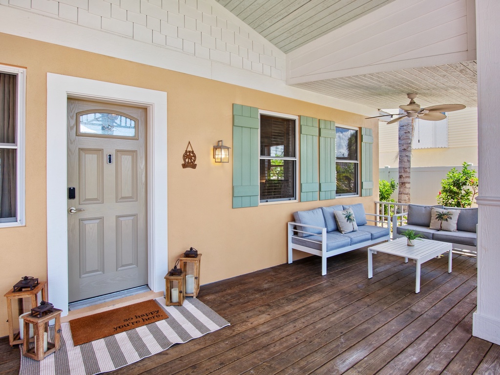 Front Porch, Lounge Area
