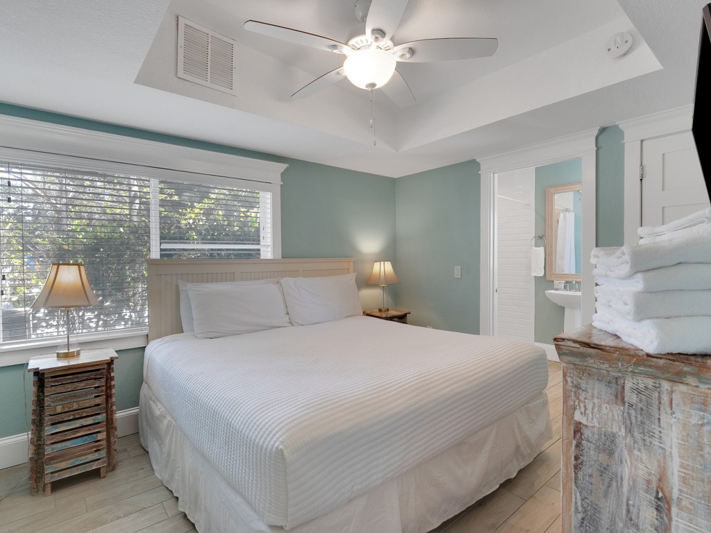 Second Bedroom, King