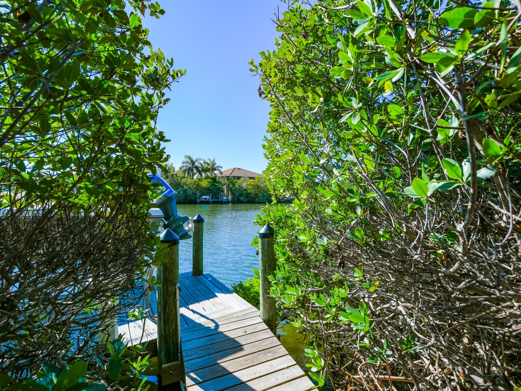 Open Dock Access Space