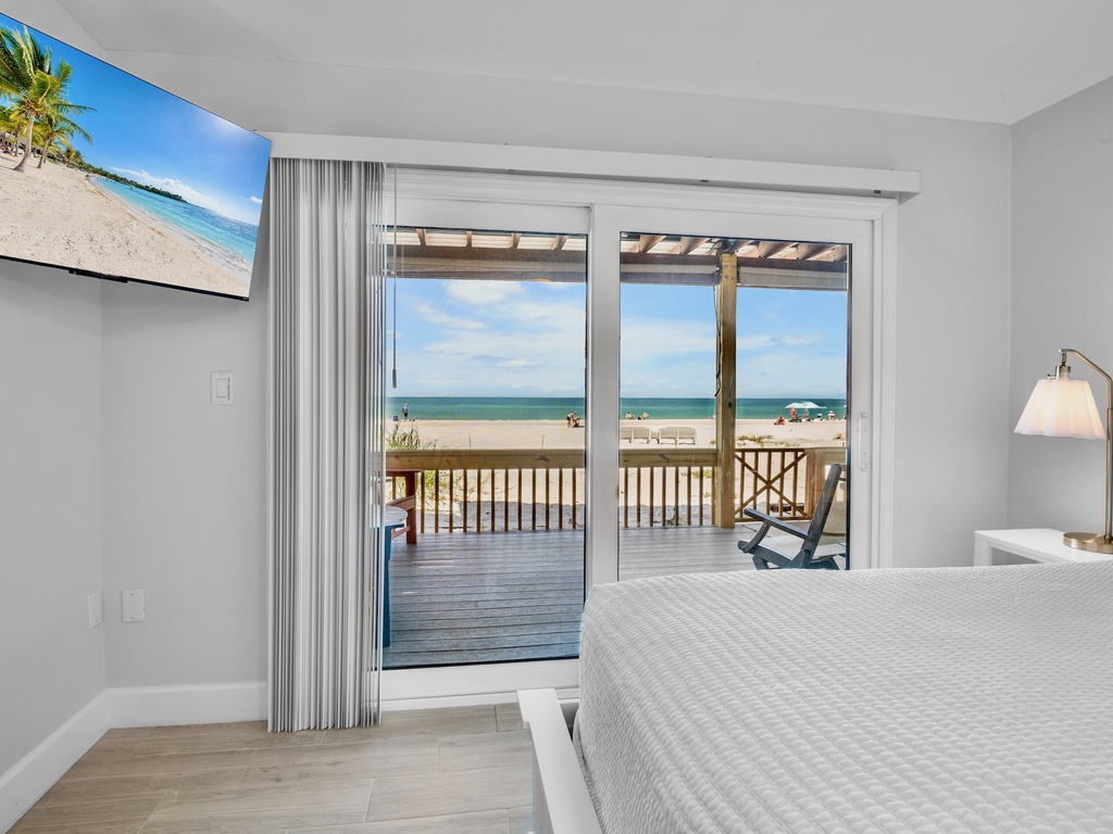 Primary Bedroom, Deck Access