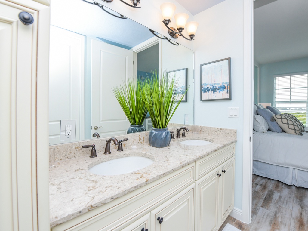 Primary Bathroom, Ensuite