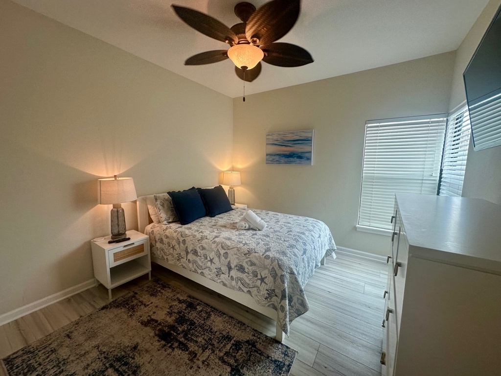 Third Bedroom, 3rd floor: Queen