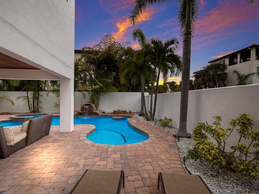 Private Pool and Spa