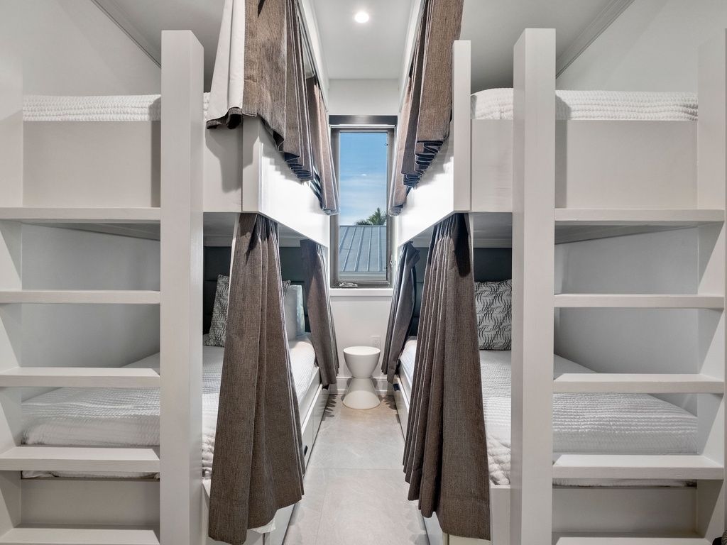Third Bedroom, Four Twin/Twin Bunks