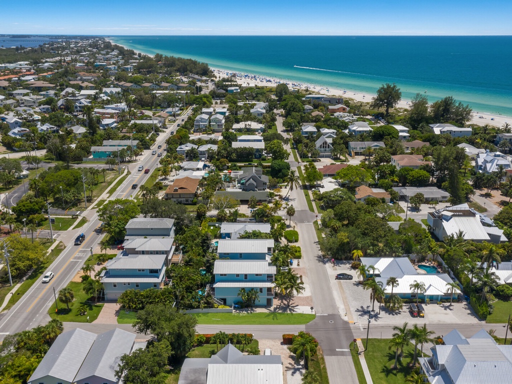 Close To Gulf Beaches