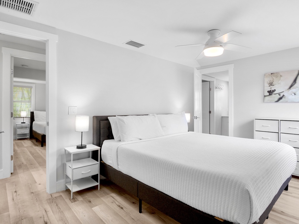 Second Bedroom - King