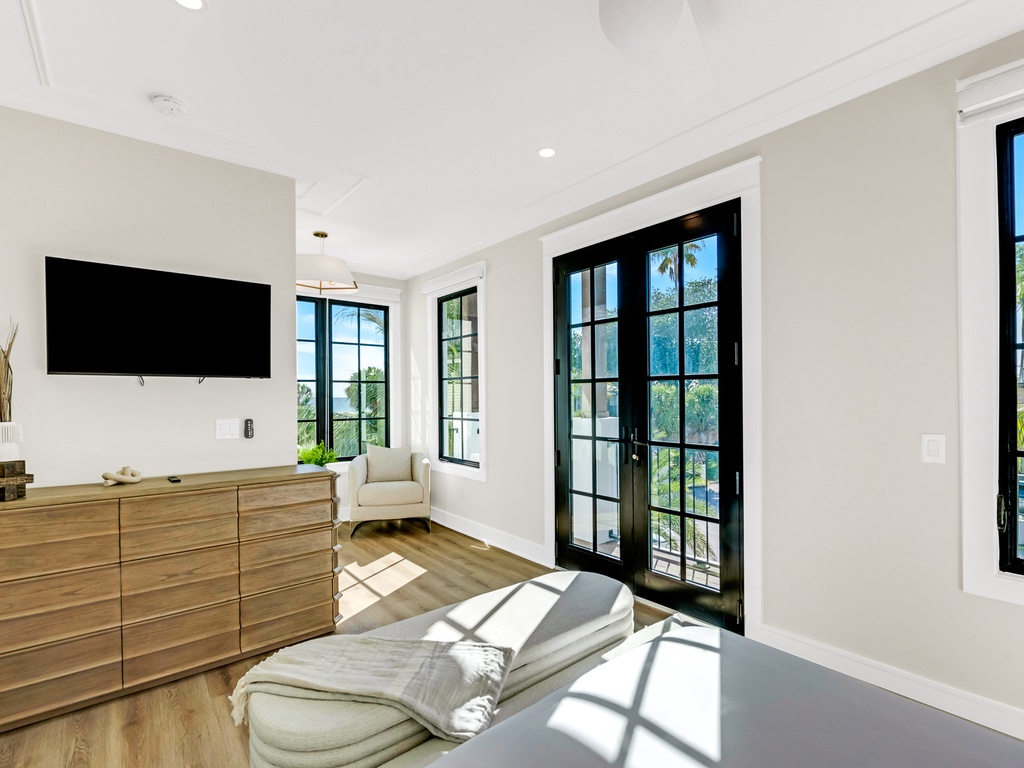 Second Bedroom - Queen