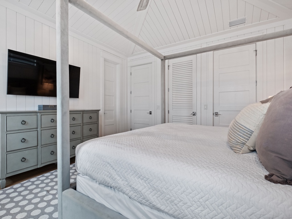 Fifth Bedroom - King