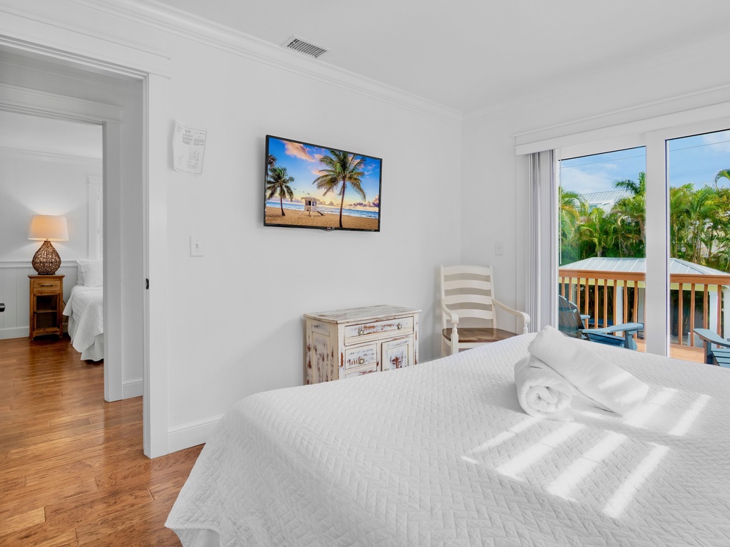 Second Bedroom, King bed