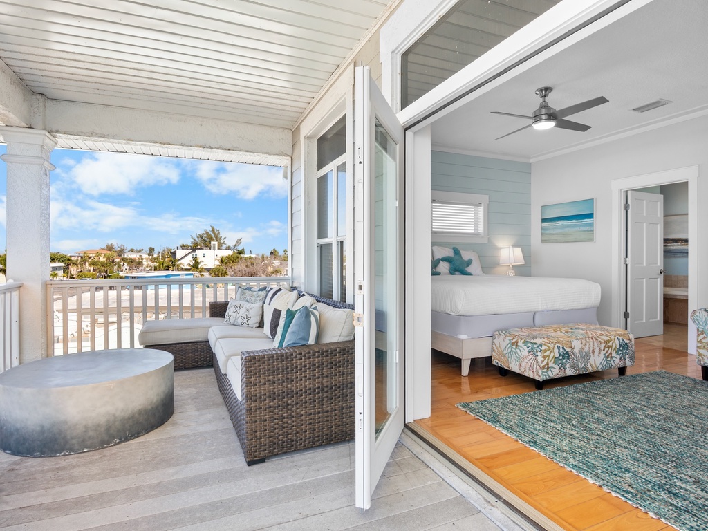 Primary Bedroom, Balcony access