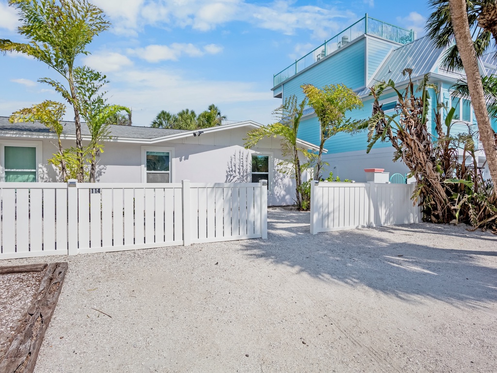 Sugar Plum Beach East by Anna Maria Vacations