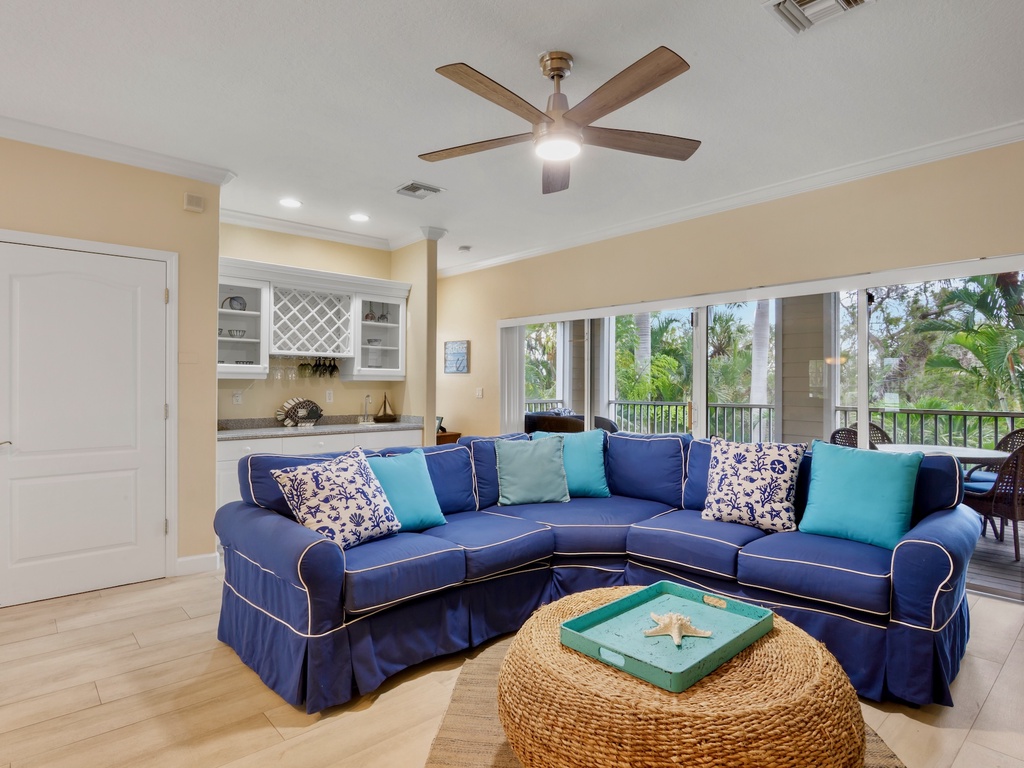 Living Room - Beverage Bar