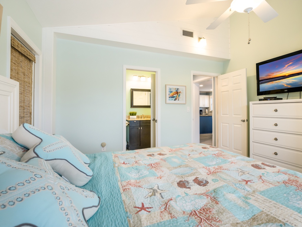 Additional Bedroom-Queen