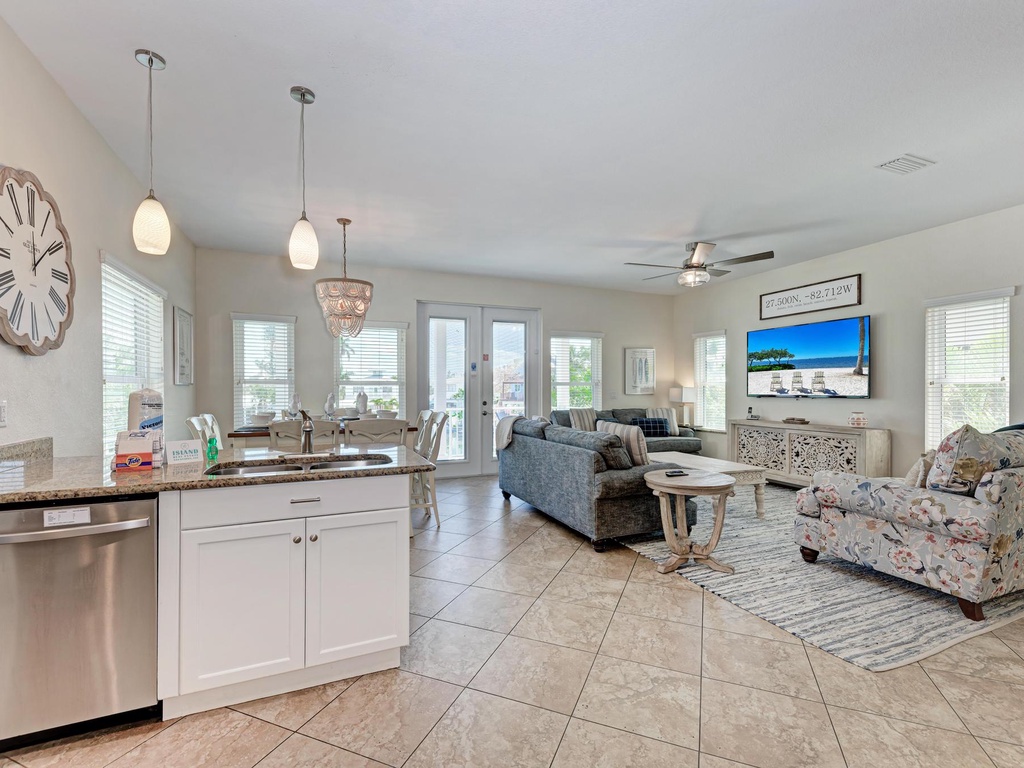 Social Living Zone - Anna Maria Island Locals