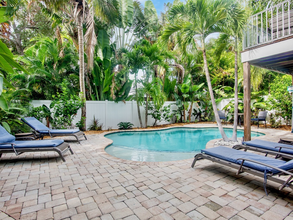 Poolside Loungers