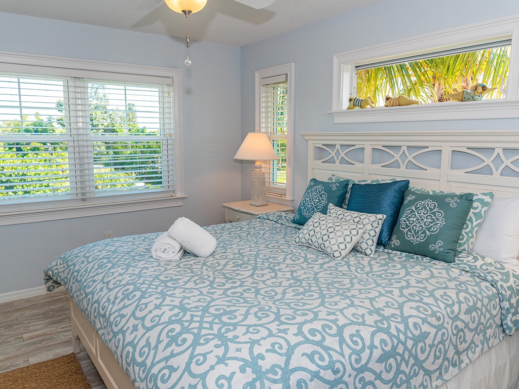 Primary Bedroom - Third Floor: King