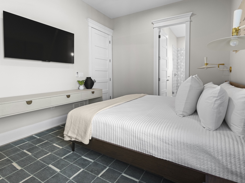 Primary Bedroom, King