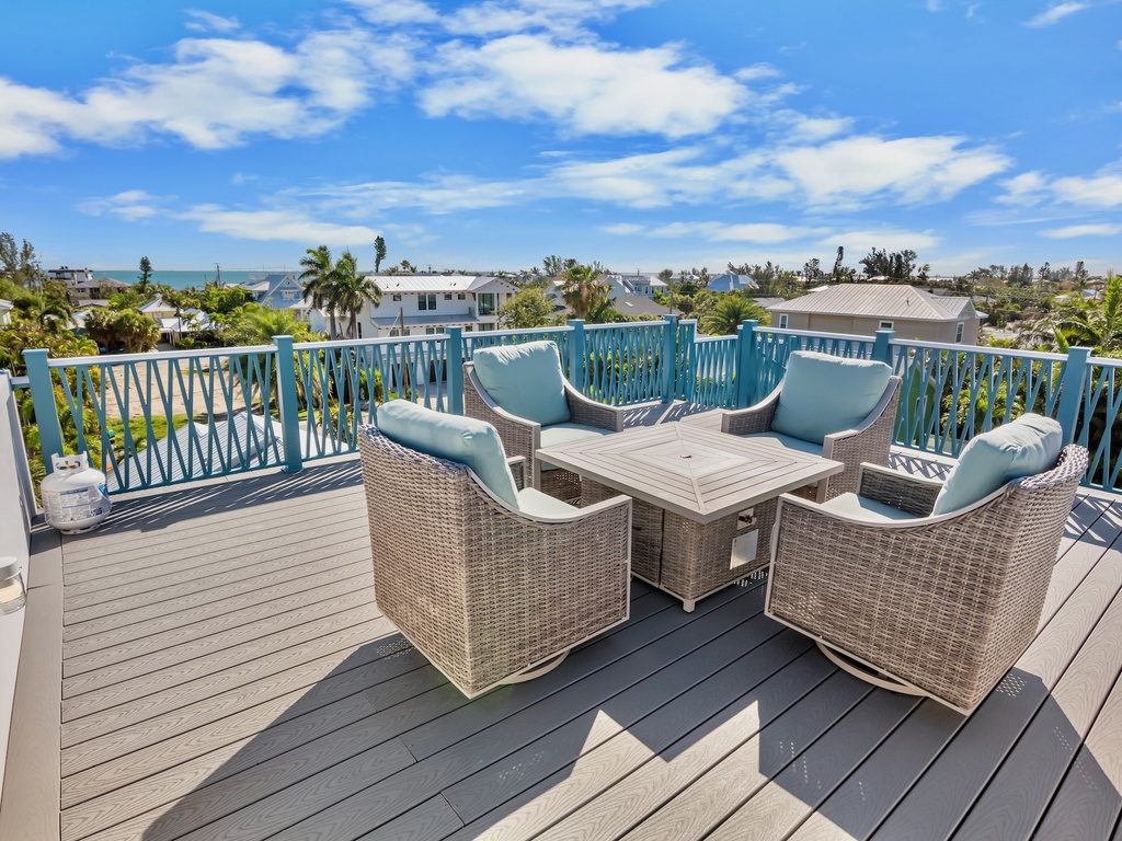 Rooftop Deck