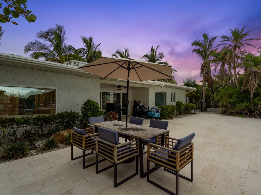 Poolside Dining Area