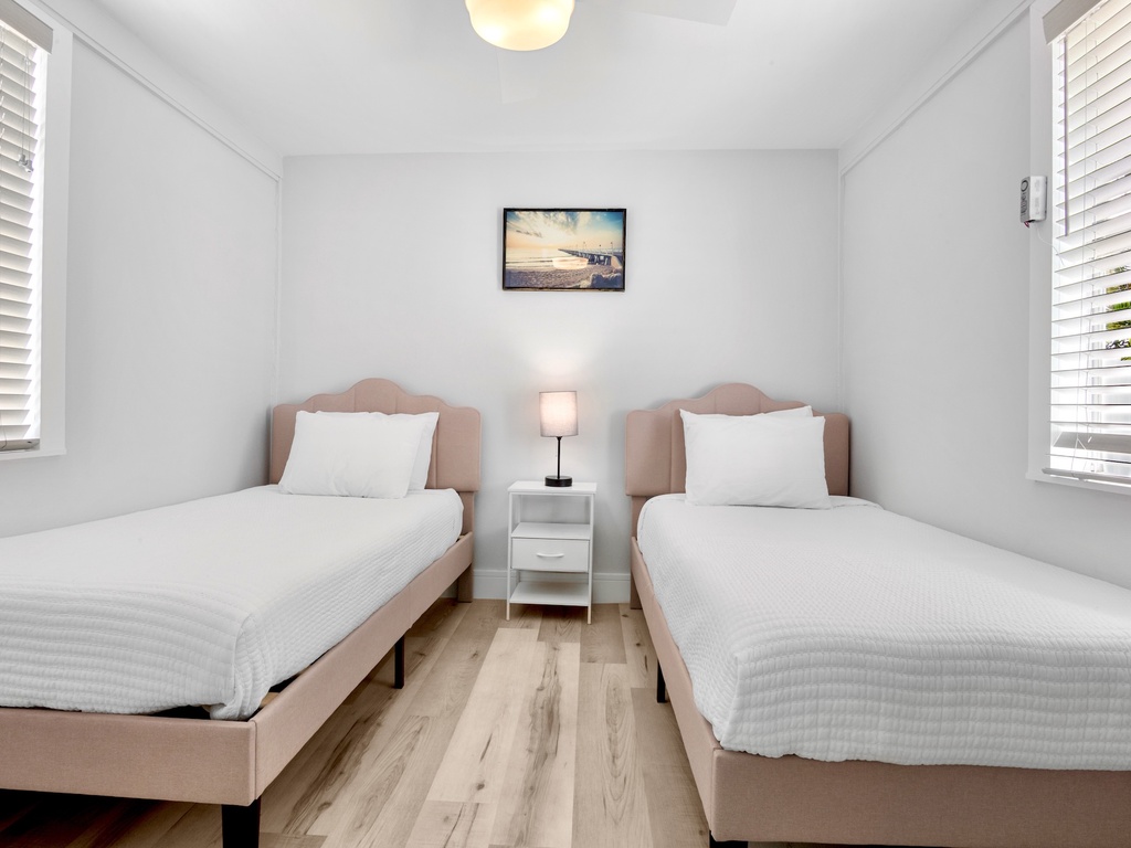 Fourth Bedroom - Two Twin beds