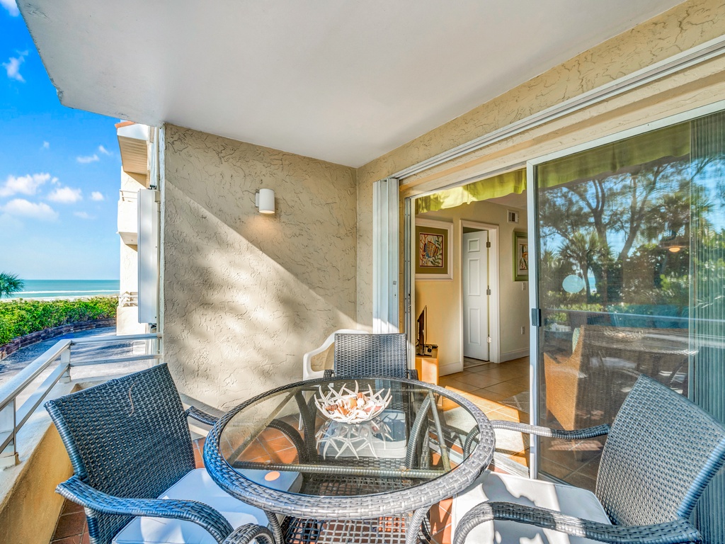 Balcony, Outdoor Dining