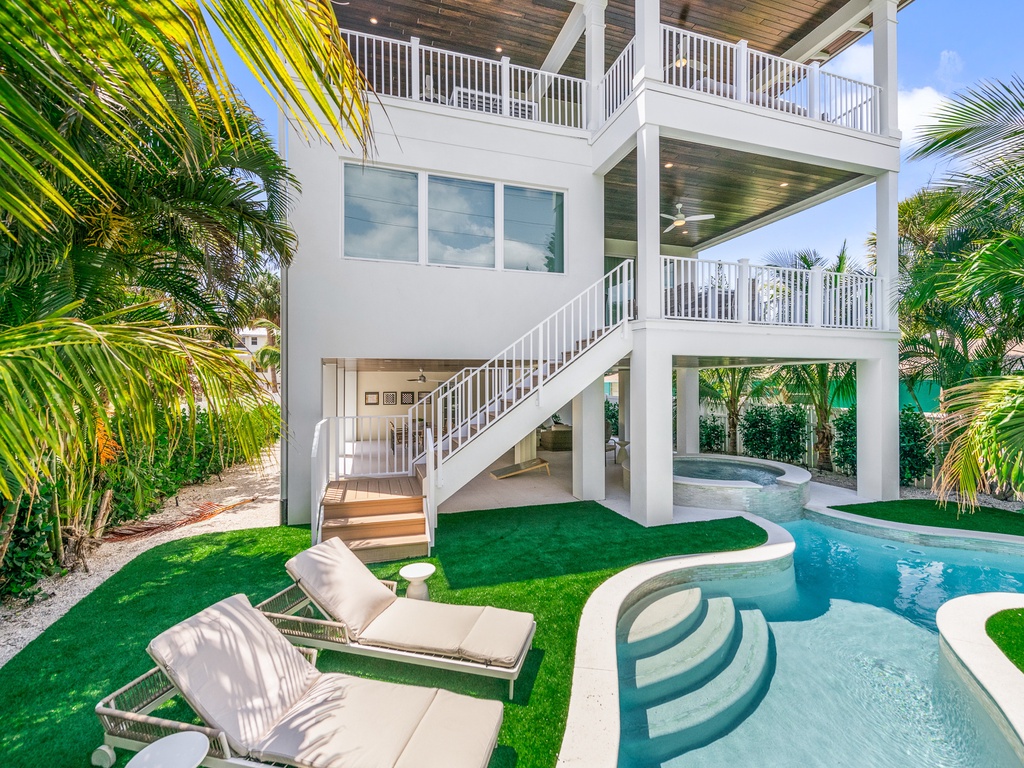 Lazy River Style Pool and Spa