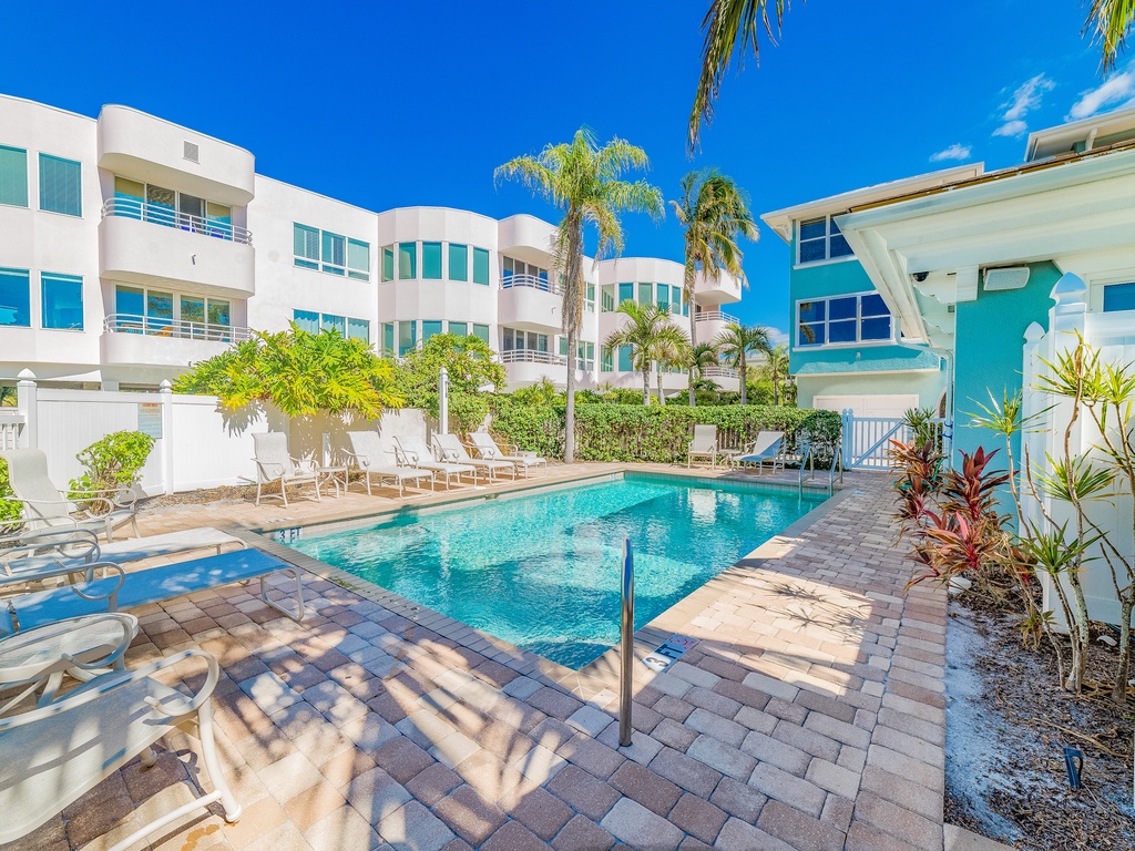 Large Shared Community Pool