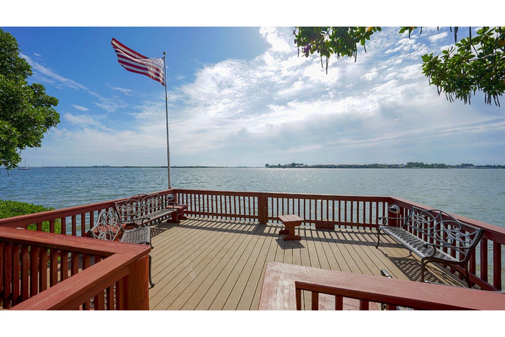Runaway Bay Unit 273- Anna Maria Vacations