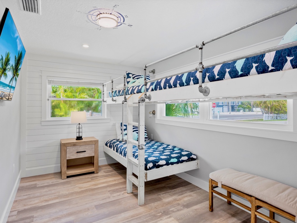 Third Bedroom, Three Twin Beds