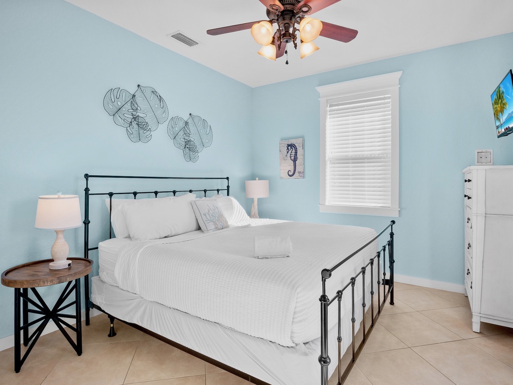 Second Bedroom, King