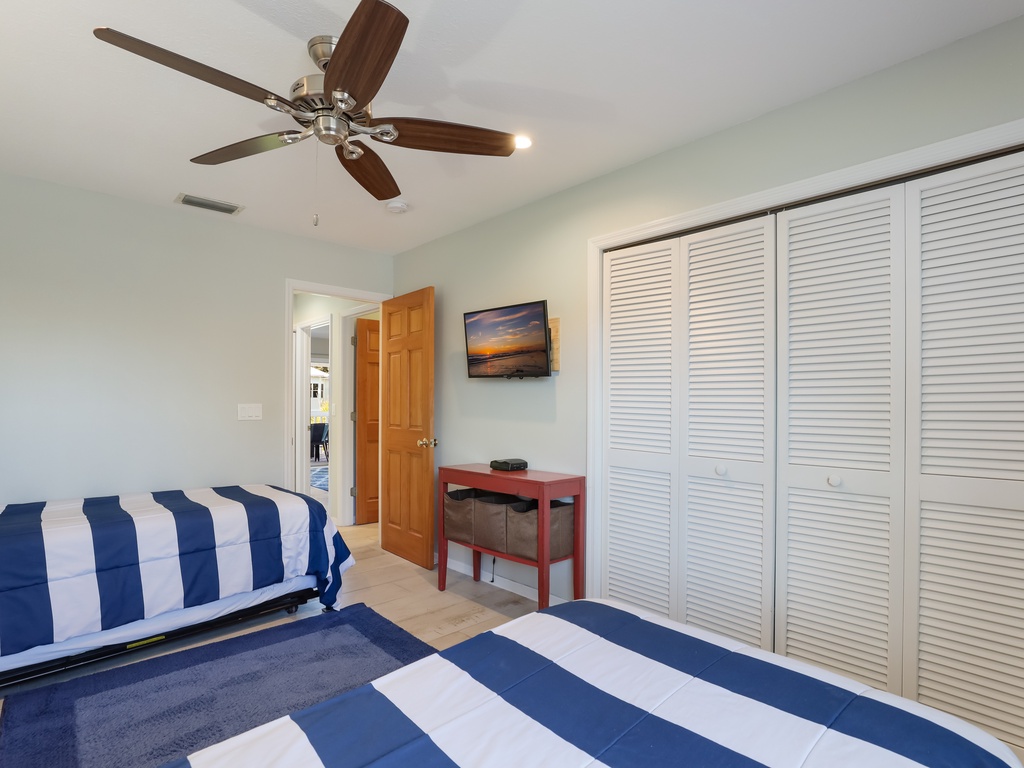 Fourth Bedroom - Two Twins