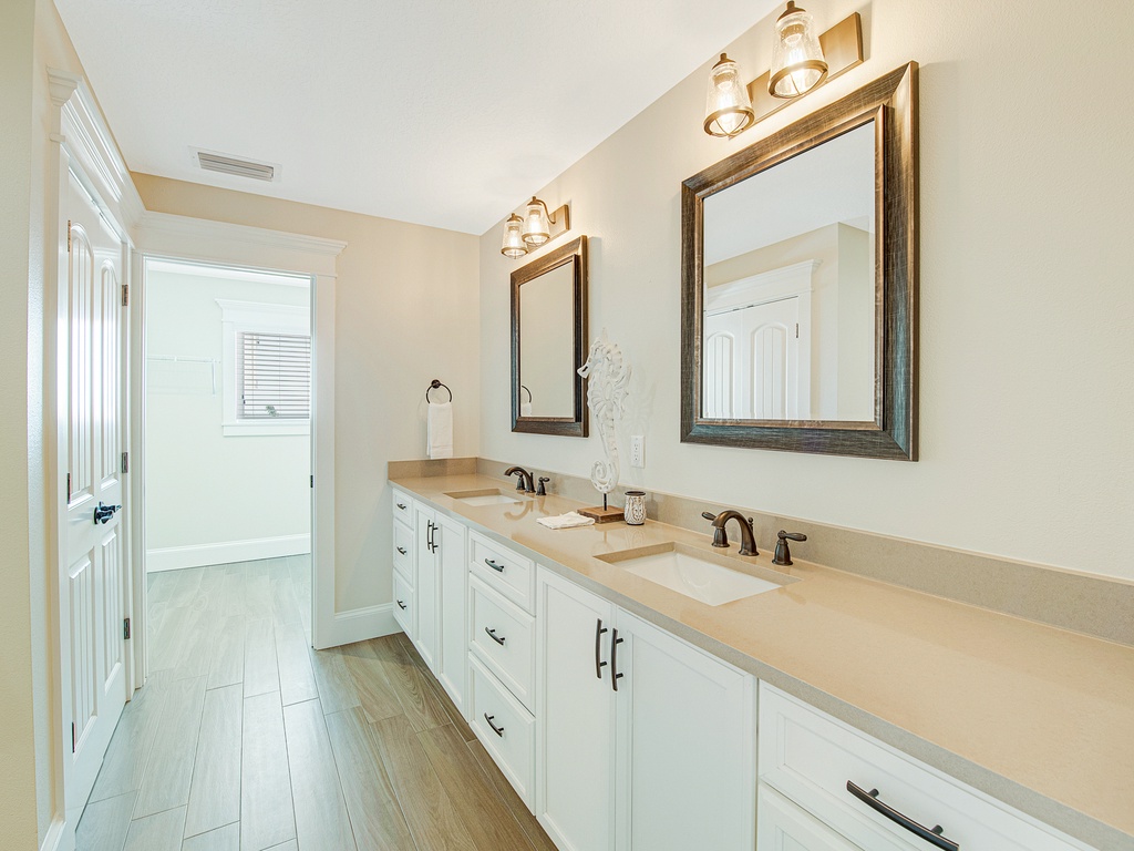 Double Sink Ensuite Retreat
