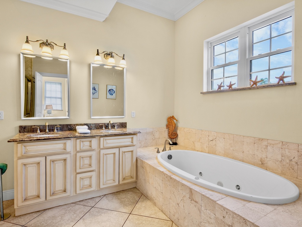 Primary Bathroom, Ensuite