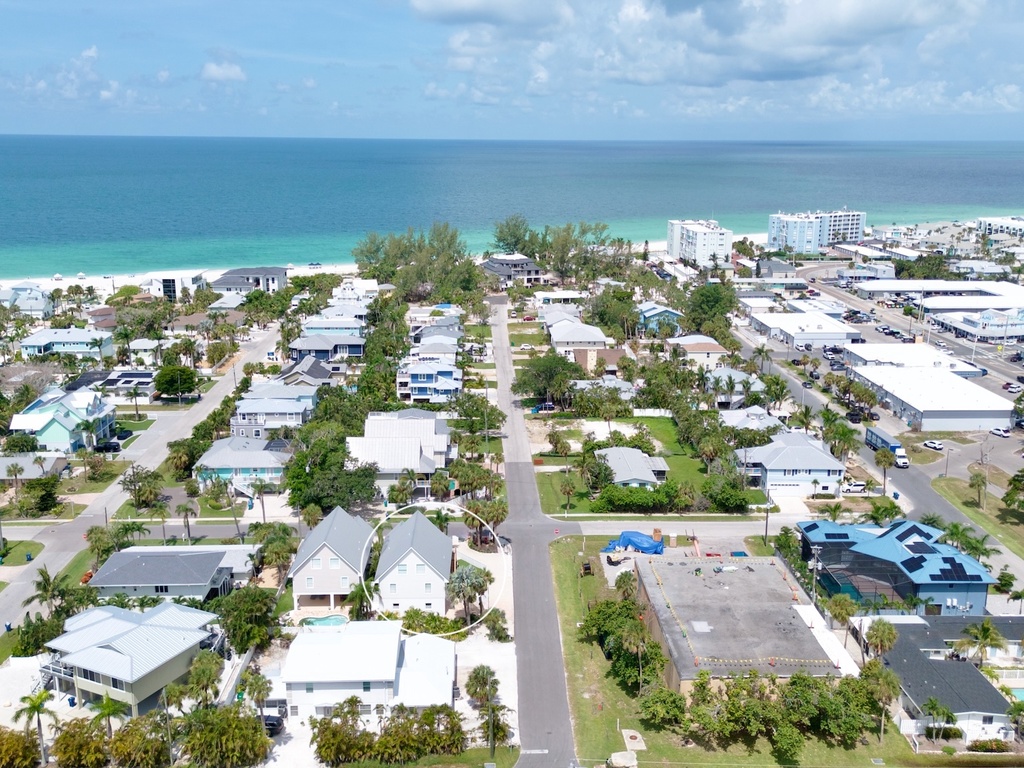 Seabreeze Cottage by Anna Maria Vacations