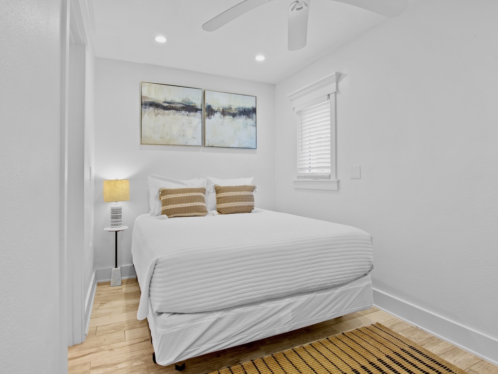 Primary Bedroom, Queen