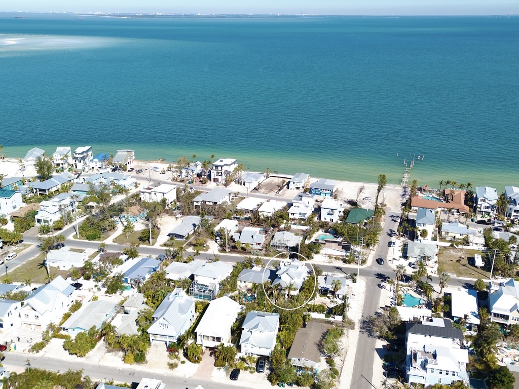 Coconut Breeze Estate by Anna Maria Island Accommodations