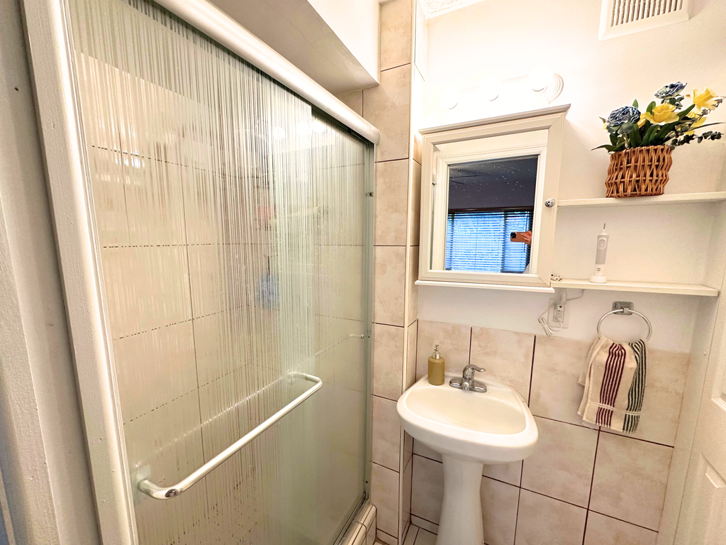 Primary Bedroom, Ensuite Bathroom