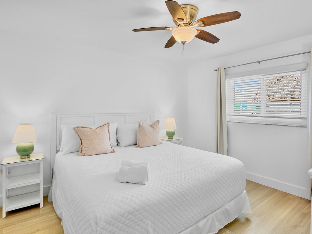 Second Bedroom, King