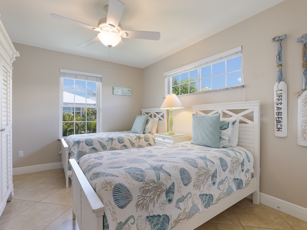 Fourth Bedroom - Two Twin Beds